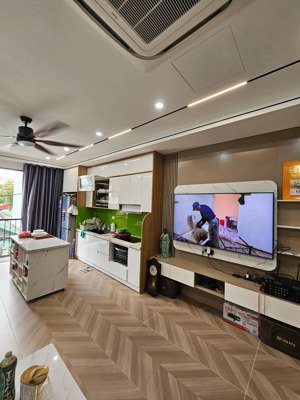 bán nhà 6 tầng thang máy, ô tô 7 chỗ vào tận nhà, full nội thất cao cấp giang biên, long biên