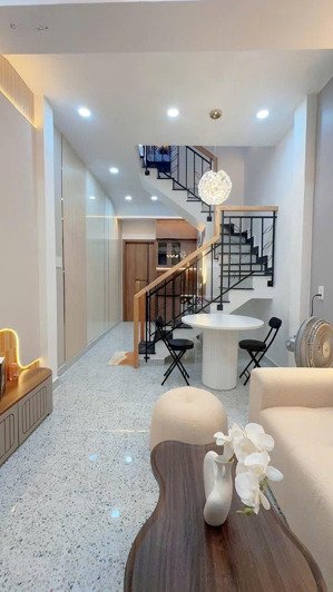bán căn nhà trệt lầu,full nội thất mới tinh hẻm 66/ đường xô viết nghệ tĩnh,p21,q bình thạnh