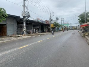 hàng hiếm 1000m2 mặt tiền tỉnh lộ 7 gần ubnd trung lập