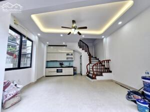 Ô TÔ ĐỖ CỬA, LÔ GÓC, KINH DOANH – ĐƯỜNG PHAN ĐÌNH GIÓT, HÀ ĐÔNG. 5 TẦNG. GIÁ 7,7 TỶ