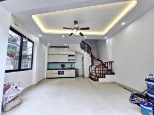 ô tô đỗ cửa, lô góc, kinh doanh đường phan đình giót, hà đông. 5 tầng. giá 7,7 tỷ