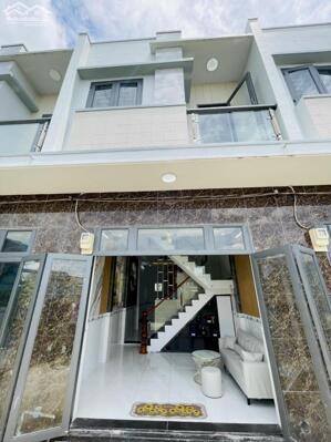 HIẾM! CHỈ 900 TRIỆU SỞ HỮU NHÀ LẦU ĐẸP BỜ KINH T14, BÌNH CHÁNH, 60M2, SHR