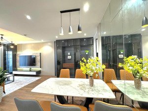 tôi chính chủ cần bán căn hộ 82m có 3 ngủ 2wc tại chung cư x1 hạ đình giá nhỉnh 4 tỷ lh 