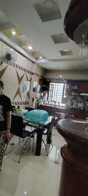 mặt tiền kinh doanh vip lý thường kiệt tân bình, 100m2 giá chỉ 29 tỷ cho 7 tầng lề 7m siêu vip