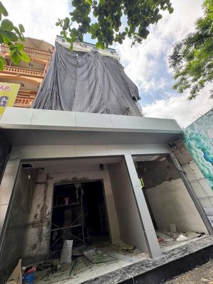 nhà mặt phố quang trung lô góc vỉa hè đá bóng - máy in tiền đỉnh cao - bát chấp lãi suất...