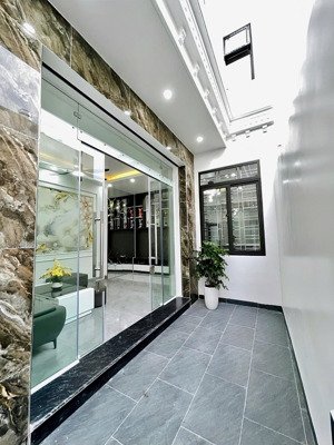 nhà miếu hai xã sân cổng riêng cho chủ mới