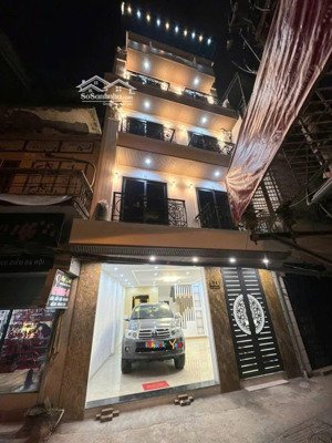 bán nhà riêng quận hai bà trưng. 43m2 x 5 tầng thang máy. ngõ thông. ô tô ngủ trong nhà. 