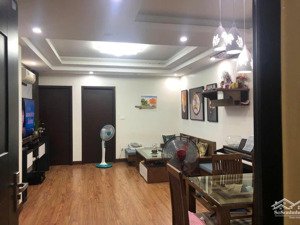 cần bán căn hộ 2 phòng ngủ full nội thất cận kề vinhomes cổ loa, trung tâm triển lãm quốc gia