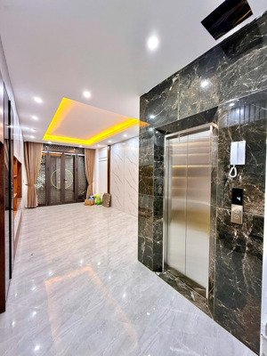 tôi bán nhà thanh xuân -ngõ rộng - ô tô đỗ sát cửa -cách phố 15m - ở kết hợp kinh doanh
