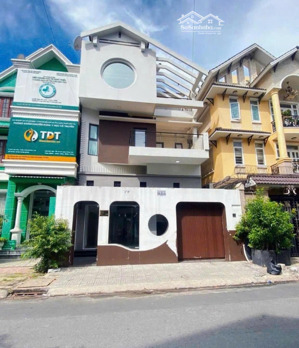 siêu phẩm biệt thự 33a nguyễn minh hoàng sang trọng, đa năng, giá chỉ 35 triệu/tháng