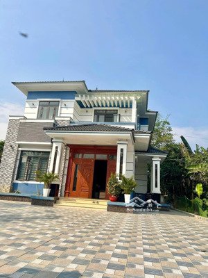 chủ nhà cần tiền bán gấp nhà cực đẹp mới xây, giá chỉ hơn 2 tỷ chút