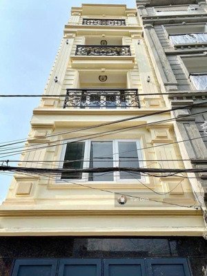 siêu phẩm chdv sát quận 1 - nhà 5 tầng 9 phòng chdv cao cấp doanh thu 55tr/tháng - hẻm xe hơi