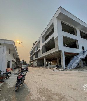 bán kiot chợ nếnh - 2 tầng - 56m2 - chỉ 1,5 tỉ - phù hợp kinh doanh, cho thuê lợi nhuận cực tốt