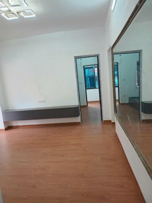 cho thuê nhà mặt ngõ 36 nguyên hồng, phường láng hạ, quận đống đa.