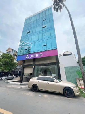 toà nhà mặt tiền : 11 nguyễn huy tưởng phường 06, quận bình thạnh, tphcm.
