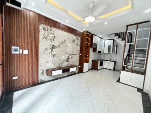 bán nhà 5 tầng tựu liệt, 36m2, mặt tiền 4m10, vào ở ngay, chỉ 5.8 tỷ
