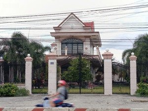 chính chủ bán nhà mặt tiền quốc lộ 22, gò dầu, tây ninh - 977m² - nhà đẹp, gỗ quý, vườn mai cổ.