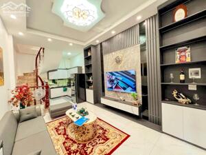 Ồi Dồi Ôi, Nhà Thụy Khuê 40m, 5 Tầng, Ở Ngay, Ngõ Thông, Ô Tô Cách 30m, Gần Hồ, Hơn 9 Tỷ