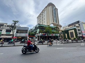 vị trí vàng - góc 2 mặt tiền phan đăng lưu - ngang hơn 15m cn 651.9m2 xd mới hầm 10 tầng giá 180 tỷ