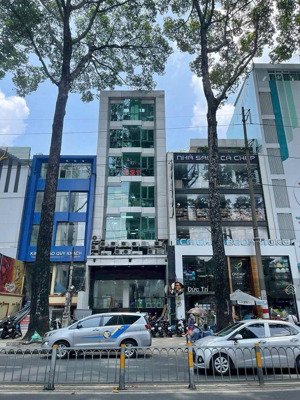 tòa nhà mt trần hưng đạo, q5 dt 8x21m, 7 tầng + hầm, hđt 220 triệu/th vị trí đắc địa giá 67 tỷ