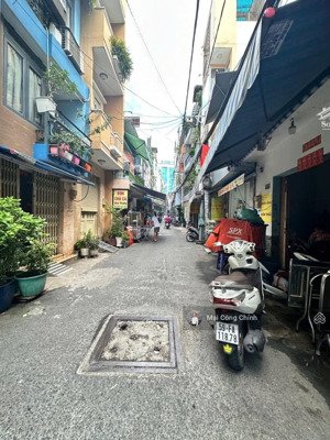 phú nhuận giáp q1, hẻm xe tải 1 trục, 81m2 vuông a4, 4 tầng, 5pn, vừa ở vừa kinh doanh.
