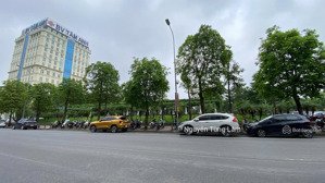 cần bán nhà liền kề hc 319 hồng tiến 90m2 6 tầng thang máy mặt vườn hoa