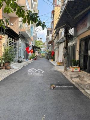 nhà xe hơi đỗ cửa - hiếm bán 1 trệt 1 lầu - sổ vuông như a4 - giá chỉ 8 tỷ -vip quận 7