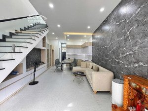 cho thuê nhà 4 phòng full nội thất p.chánh nghĩa ngay toà becamex, thủ dầu một, bình dương.
