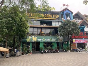 cho thuê nhà mặt phố lạc long quân dt 300m2x3 tầng, mt 20m siêu rộng, nhận diện thương hiệu tốt