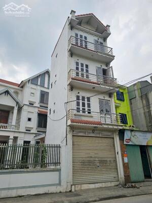 Bán nhà Mặt Phố NGUYỄN BÌNH, Gia Lâm, 3 tầng dân xây chắc chắn, kinh doanh sầm uất, nhỉnh 3 tỷ.