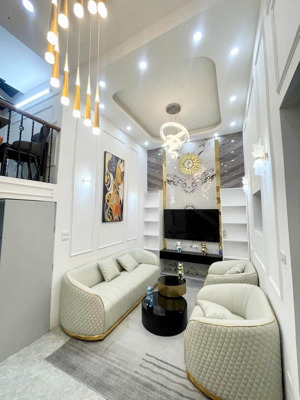 cần bán nhà 30m2 x 6t - 7,4 tỷ, trung tâm q. đống đa, chủ tặng full nội thất