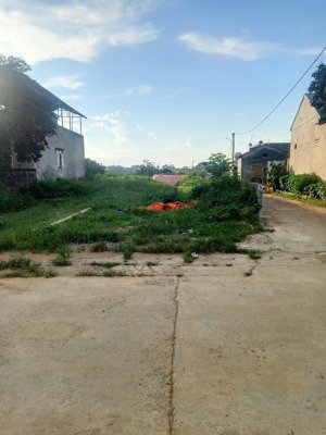 siêu phẩm lô góc full thổ cư 2mặt tiền đườngthông ô tô tránh view hồ cực đẹp dt 100m mt5m giá 3,2tỷ