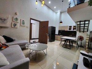 chính chủ bán căn 2pn 2wc full nội thất chỉ 2,95 tỷ bao hết. lh 