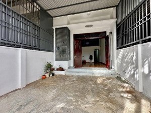 nhà gác lửng mặt tiền d10 - thôn 4 eatu gần trường cao bá quát - giá 2.1 tỷ