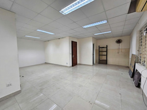 cho thuê văn phòng 612 đê la thành 30m² - 3tr, 55m² - 7tr ngõ rộng đủ ô tô vào