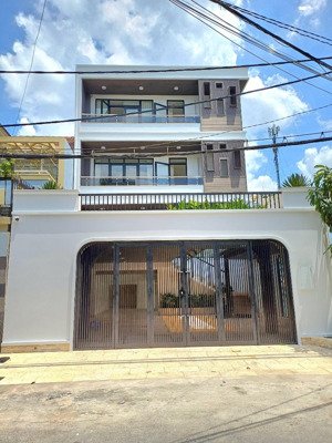 căn góc 2mt nguyễn gia trí 9 x 20m 4 tầng mới đẹp sàn suốt