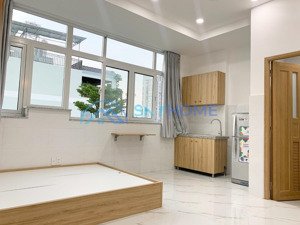 phòng có nội thất đầy đủ, đi bộ qua tôn đức thắng 5p