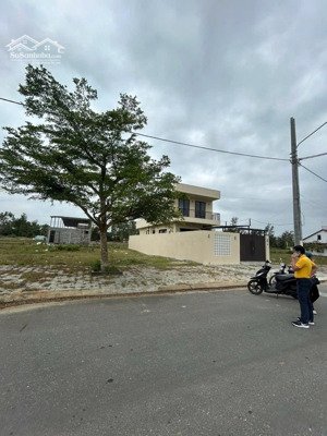 cần bán lô số 4 điện ngọc đường 7,5m lề 5m dt 171,5m(7x24,5m) giá bán đầu tư 2ty9.