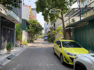 bán đất 100m phố thạch bàn, long biên - ngõ thông - ô tô vào đất - gần công viên - giá tốt 12.7 tỷ