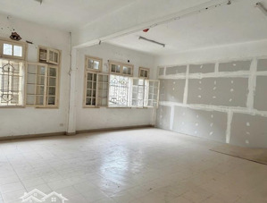 cho thuê văn phòng tại ngọc khánh, 30 triệu, 195m2, view đẹp, uy tín