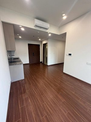 giá bán cắt lỗ - ch 1n+ tòa h1 tầng trung, nội thất nb, hướng tây nam, không vay, giá bán chỉ 2tỷ95