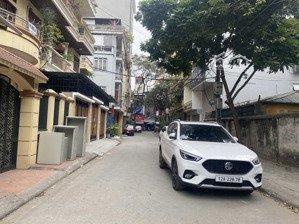 bán biệt thự hoàng mai 150m2*4t,mt:12m,thang máy, gara oto, phân lô,full nội thất, giá 39tỷ.