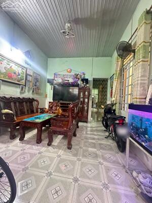 Bán nhà cấp 4 DT 90m2 sổ riêng thổ cư, 2 tỷ 850tr gần chợ nhỏ KP1, Phường Tân Hiệp.