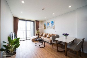 gia đình bán căn hộ central field trung kính, 70m2, 2n2w, trung tâm giao thông số 1 hà nội, sẵn sổ