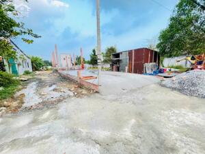 NẰM NGAY MT ĐƯỜNG LỚN TRẦN VĂN CHẨM KDC ĐÔNG ĐÚC GIÁ CHỈ 710 TRIỆU