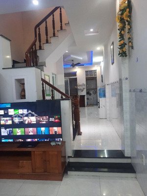 cho thuê nhà mới - gần biển, xanh, sạch, đẹp