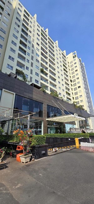 căn hộ penthouse cuối cùng giao ngay - view landmark 81 - 195m2 - gần cv gia định - sở hữu trọn đời