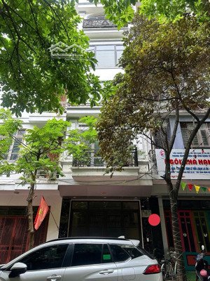 bán gấp liền kề ngô thì nhậm dt: 60m2 x 5 tầng mt: 5,5 mét vỉa hè 3 mét kinh doanh chân chung cư