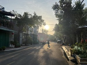 bán nhà mặt phố 100m2 quận 12 , 4 tầng mới nhỉnh 7 tỷ tl