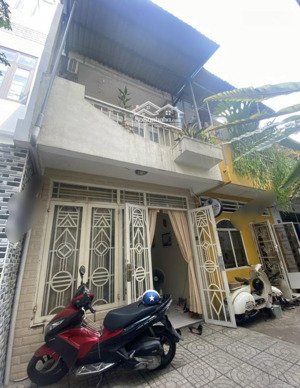 cho thuê nhà nguyên căn trệt lầu. đường nguyễn trung trực. 30m2. full nội thất. 11tr/tháng
